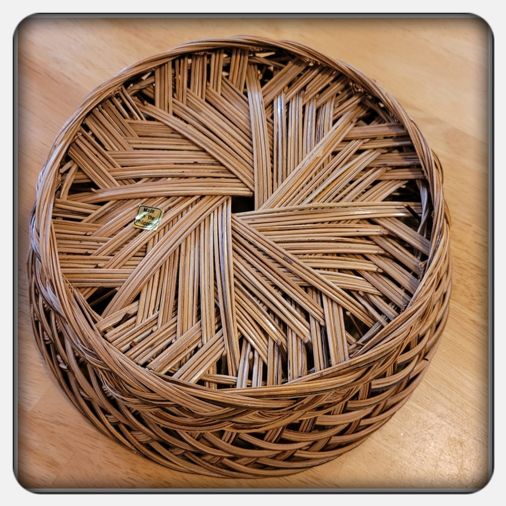 EUC Vintage Brown Hand Woven Basket - Picture 4 of 6